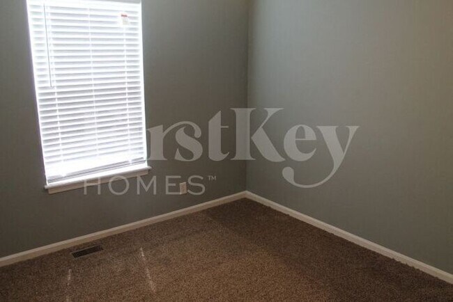 Foto del edificio - 1700 Briarwood Ln