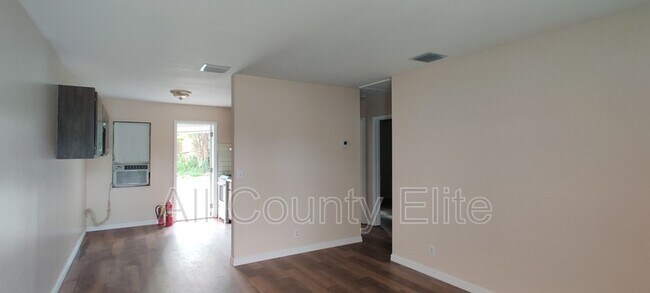 Building Photo - 1473 Silver Beach Rd