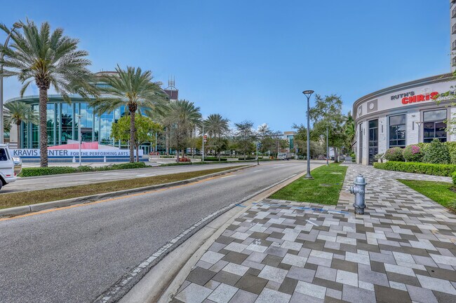 Foto del edificio - 651 Okeechobee Blvd