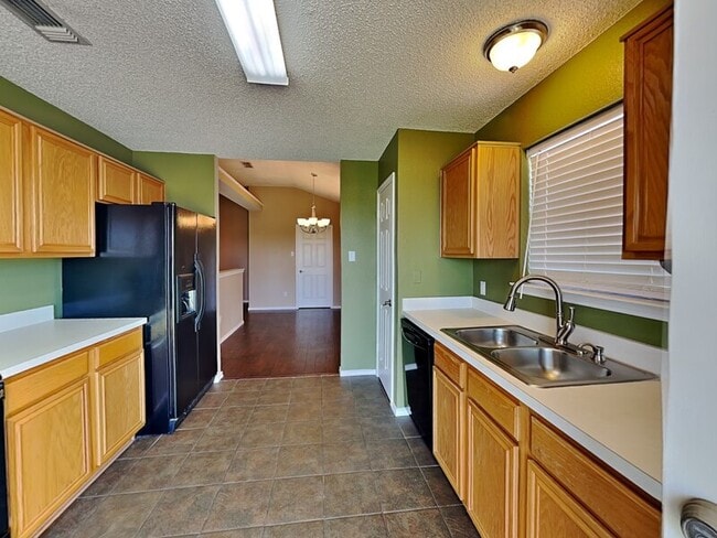 Building Photo - 5558 Heatherglen Terrace