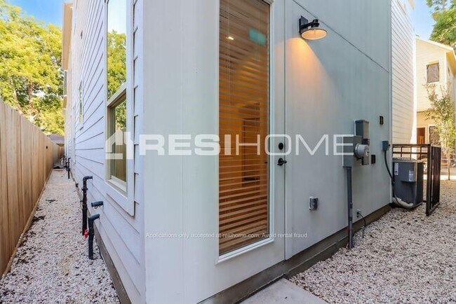 Foto del edificio - 5722 Beall St