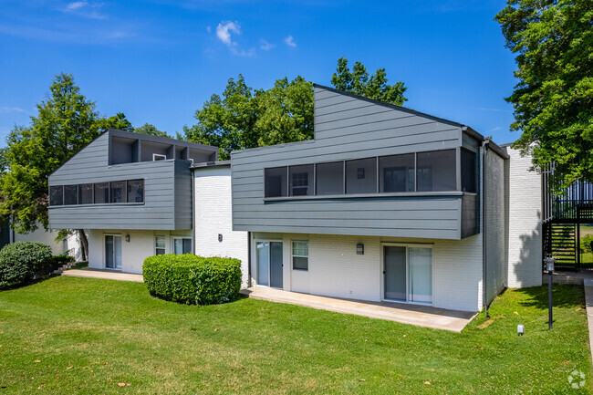 Building Photo - River West Apartments