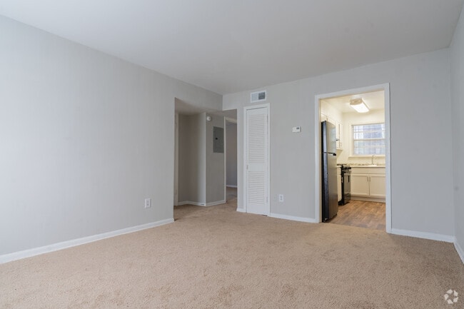 2BR, 1BA - 850SF - Living Room - Regal Heights