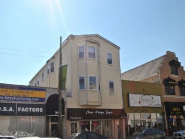 Foto del edificio - 3128 N Lincoln Ave