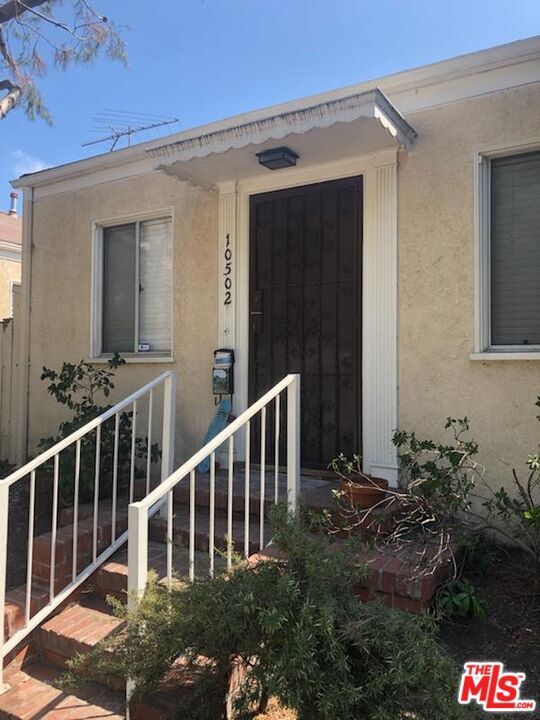 Foto principal - 10502 Ayres Ave