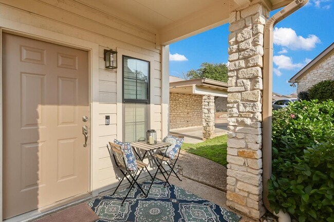 Building Photo - 2201 Lakeway Blvd