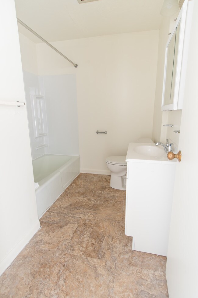 Sutton Place Apartments Apartments Agawam, MA