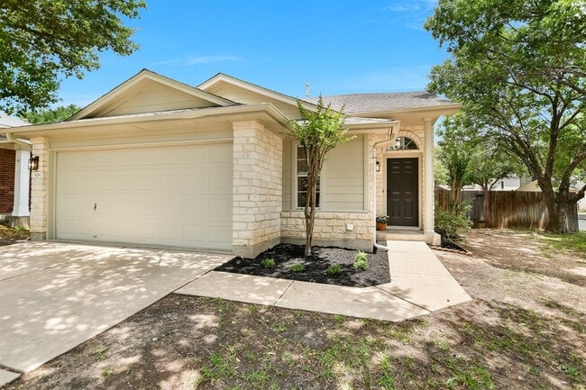 Building Photo - 909 Moser River Dr