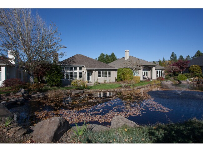 Foto del edificio - 16090 NW Birdie Ln