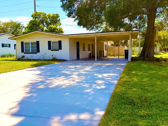 Photo - Modern Updated 3/2 in Winter Park Estates House
