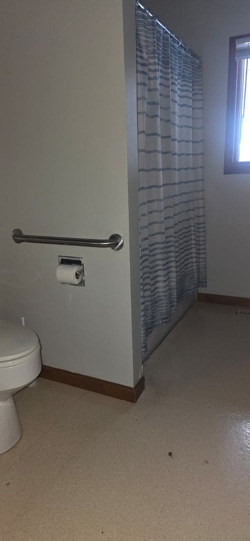 Building Photo - Welcome home! This beautiful and roomy 2-bedroom house is tucked away in a peaceful area and incl...