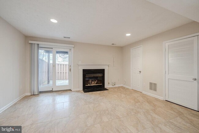 Building Photo - 6544 Morning Meadow Dr