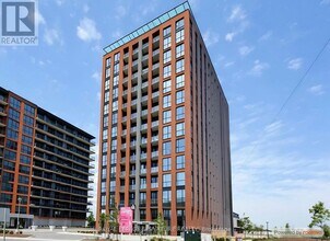 Building Photo - 75 The Donway W