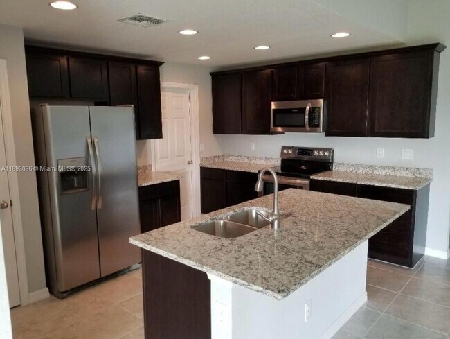Foto del edificio - 414 NW 23rd Terrace