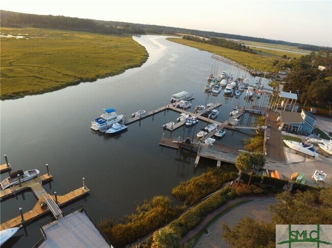 Foto del edificio - 49 Thatcher Ln