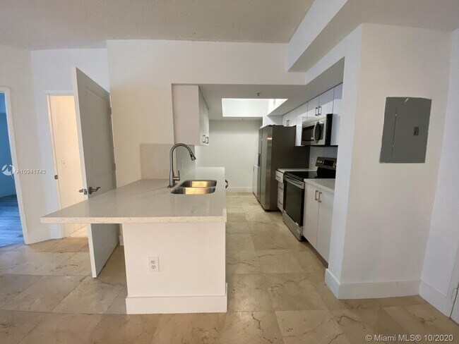Foto del edificio - 5077 NW 7th St