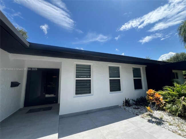 Building Photo - 7400 SW 114th St