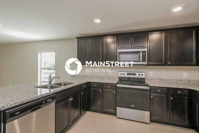 Building Photo - 4 Bedroom Pet-Friendly Home in Poinciana, ...