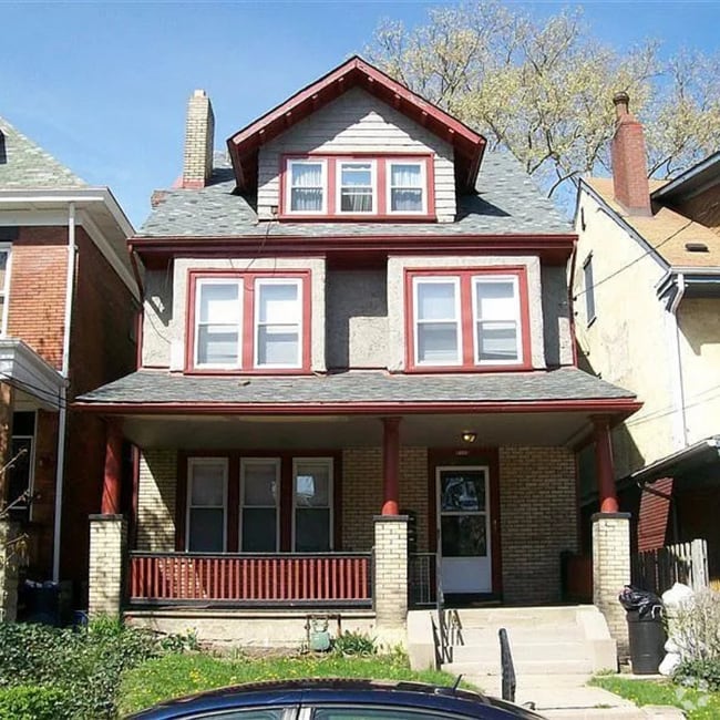 Building Photo - 2306 Sherbrook St