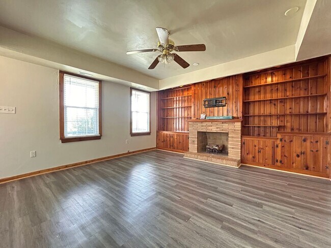Foto del edificio - 400 Jamestown Ave
