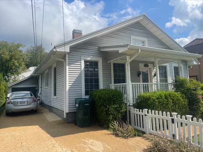 Exterior #2 - 310 W Flower St