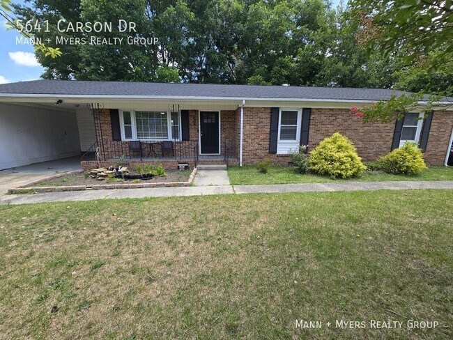 Foto del edificio - 5641 Carson Dr