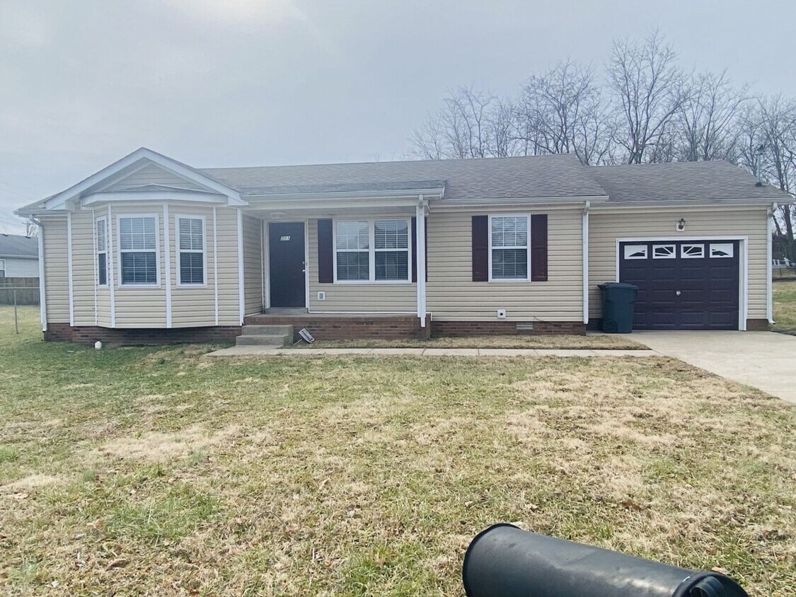 Foto principal - Beautiful Single Family Home