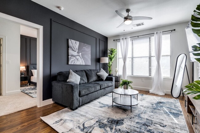 Building Photo - 5250 Town and Country Blvd