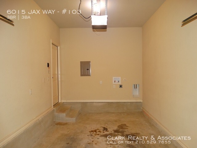 Building Photo - 6015 Jax Way #103, San Antonio, TX. 78244
