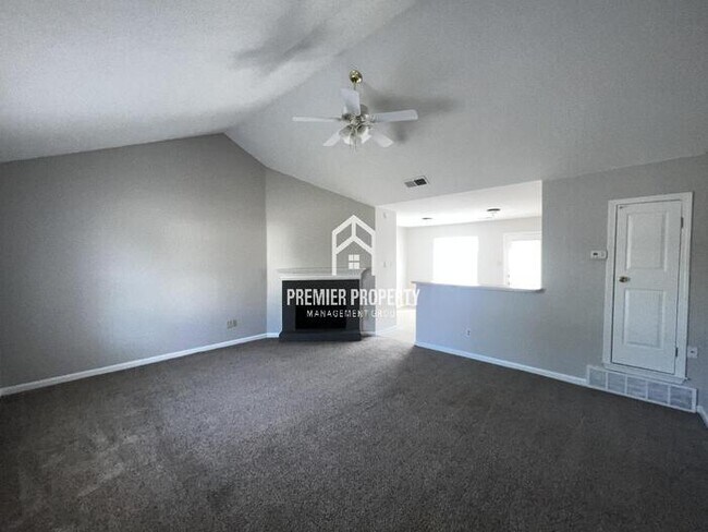 Building Photo - $300 OFF FIRST MONTHS RENT!