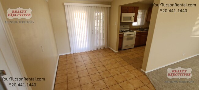 Building Photo - S Campbell & Silverlake Area - Plex unit w...