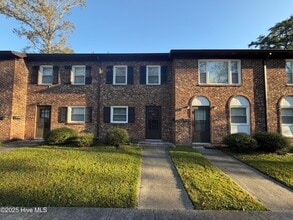 Building Photo - 133 Stratton Pl