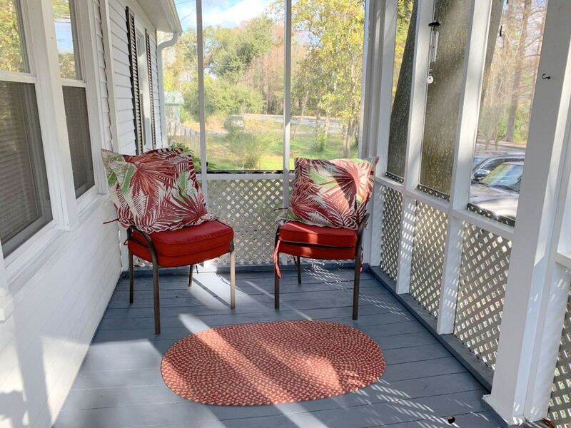 Foto principal - 2256 W Lake Shore Dr