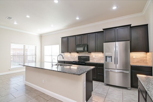 Building Photo - 1504 Rattler Lane