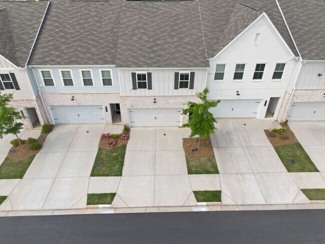 Building Photo - 3604 Silvery Wy