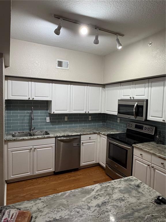 Foto del edificio - 402 S Armenia Ave