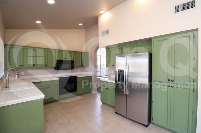 Foto del edificio - 10879 E Kalil Dr