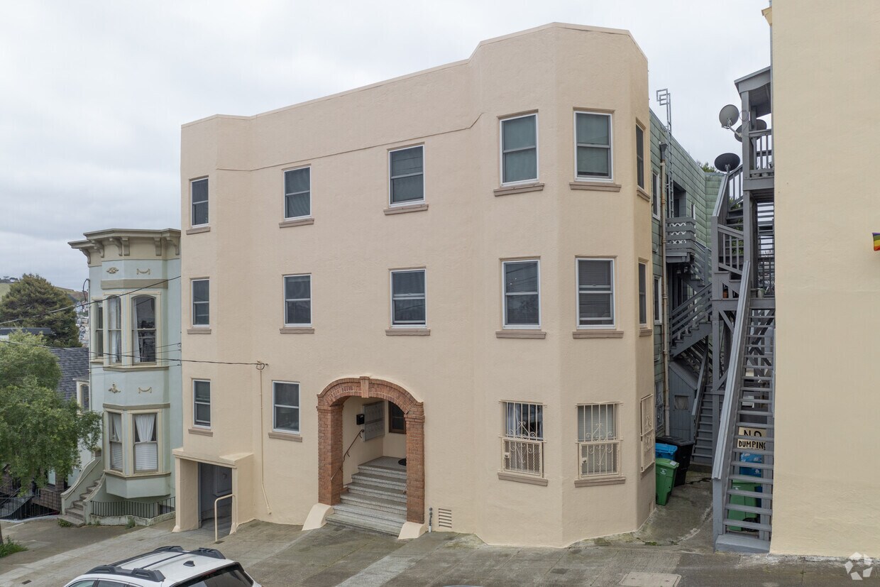 Primary Photo - 4095 Cesar Chavez St