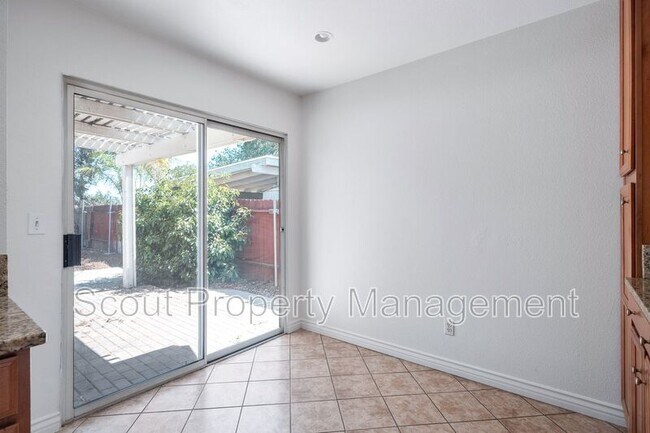 Foto del edificio - 42385 Agena St
