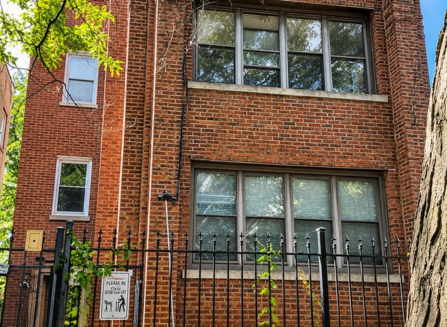 Building Photo - 7630 N Marshfield Ave