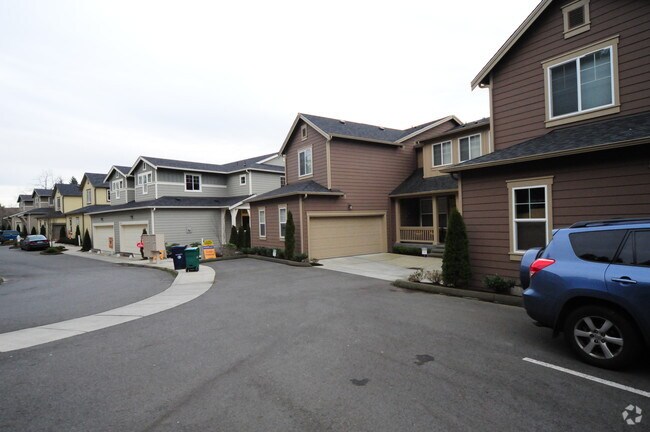 Building Photo - 10705 Ross Rd