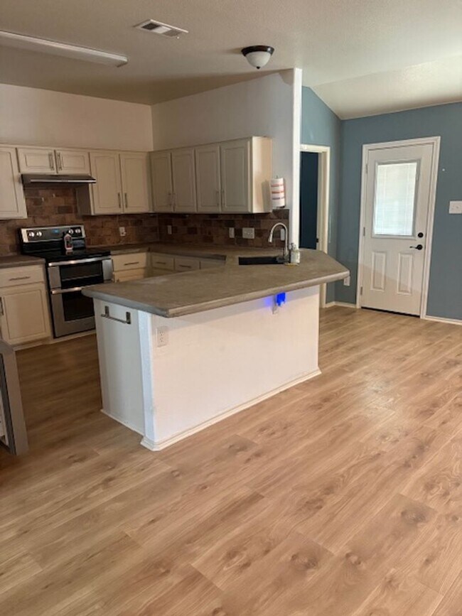 Foto del edificio - 3106 Alamocitos Creek Dr