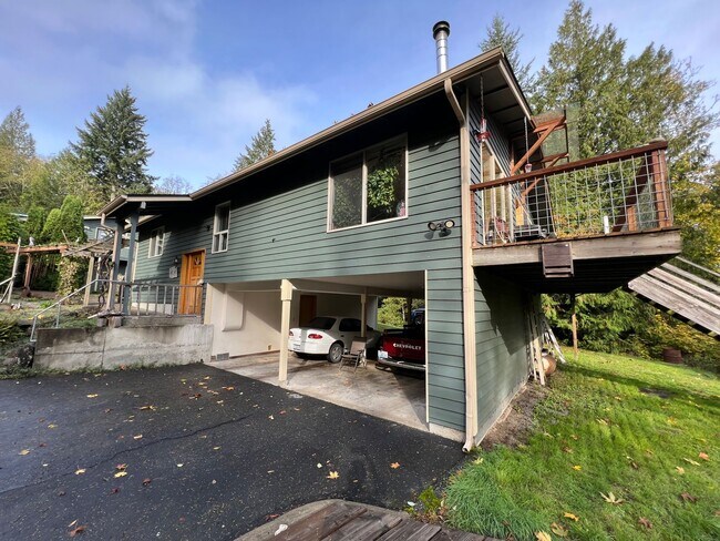 Building Photo - Southworth Hideaway Available Now! Small Pets Okay! 2 Br for Rent!