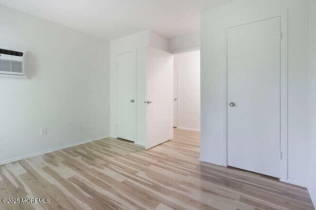 Foto del edificio - 174 Amberly Dr