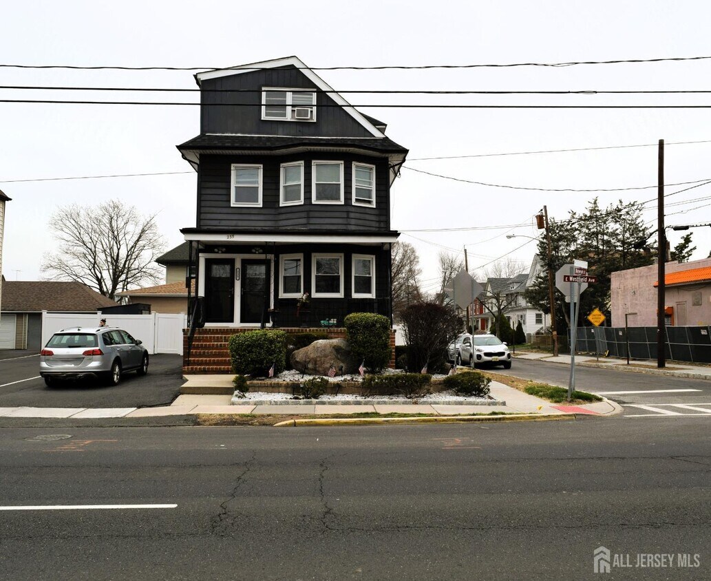 Foto principal - 235 E Westfield Ave