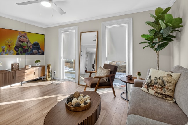 Building Photo - 38 Hamilton St