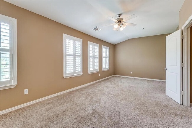 Building Photo - Room in Townhome on Chase Ln