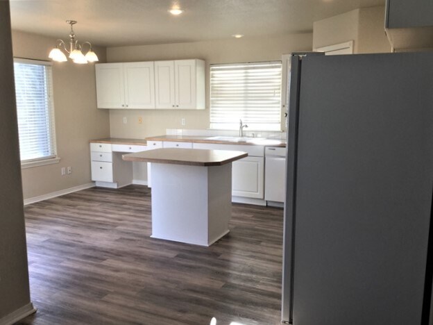Building Photo - 1521 W Kesler Dr