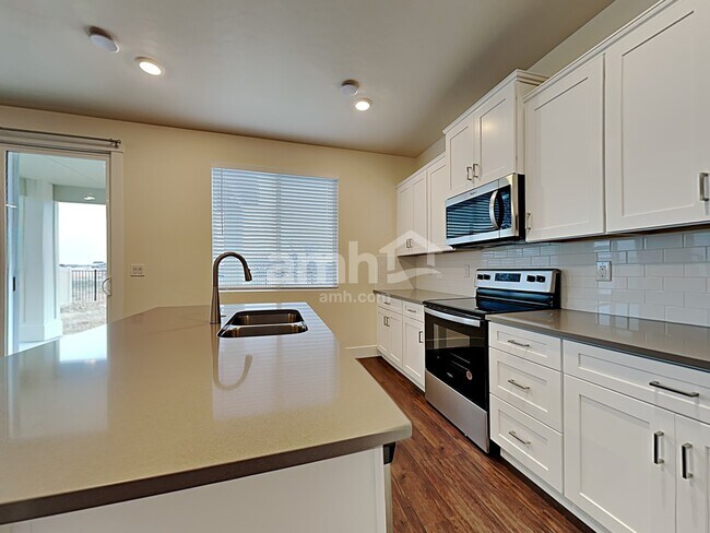 Foto del edificio - 6714 W Spriggel St