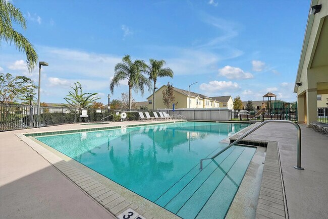 Building Photo - 2728 Club Cortile Cir